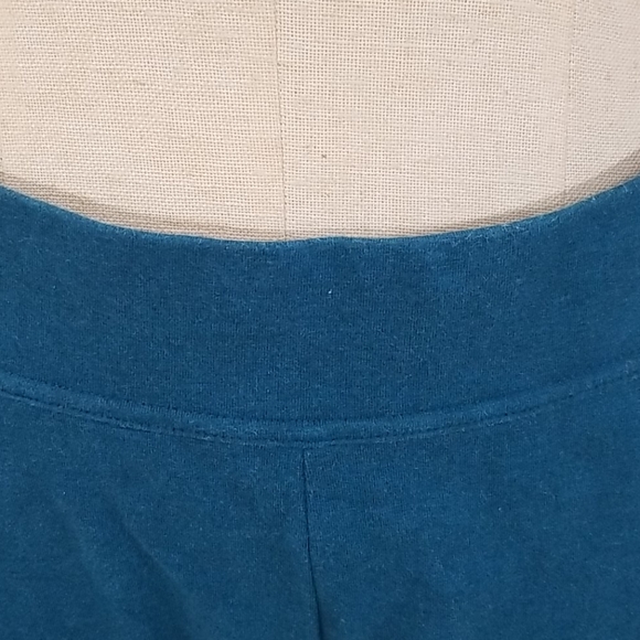 Lands End Activewear Capri Yoga Leggings - Picture 3 of 7